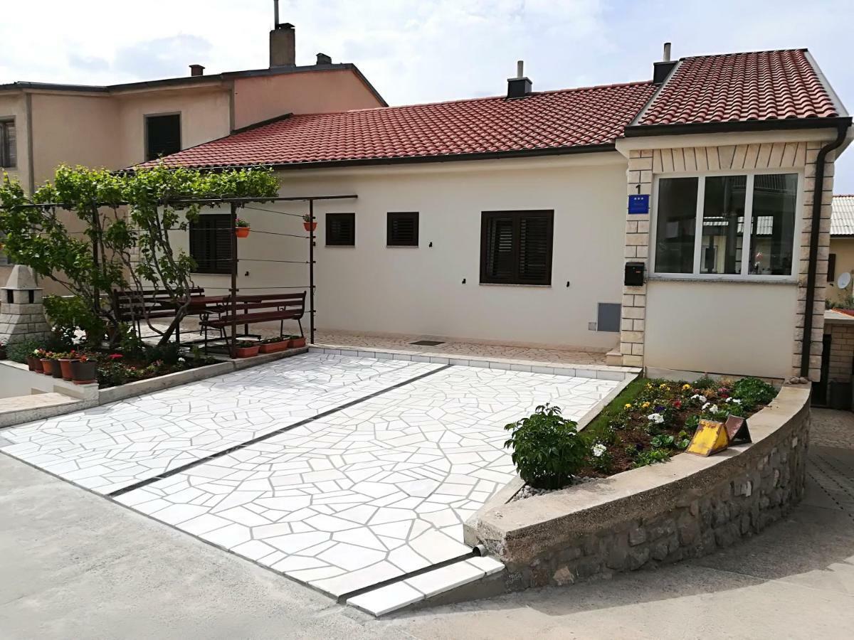 Apartment And Rooms Markovic Senj  Dış mekan fotoğraf